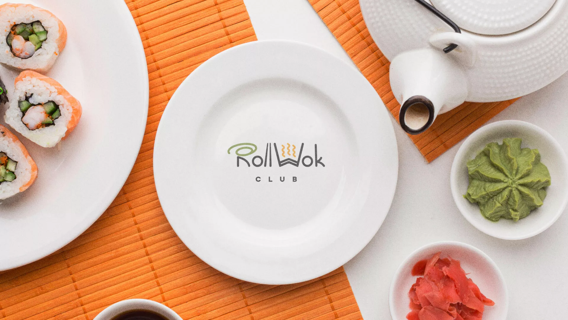 Разработка логотипа и фирменного стиля суши-бара «Roll Wok Club» в Карталах
